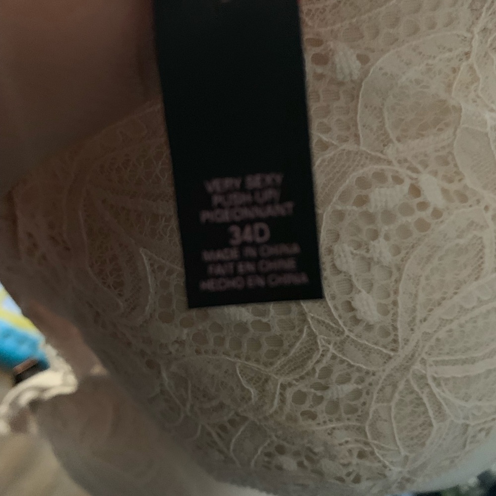 Pink Bra - Picture 3 of 3